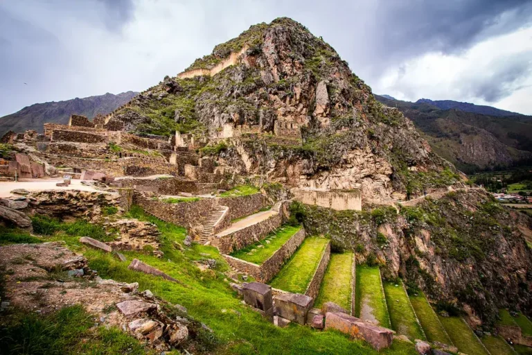El Valle Sagrado de los Incas: Un Destino de Cultura y Paisajes Impresionantes