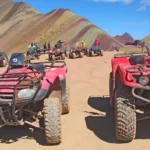 Montaña de colores en cuatrimoto