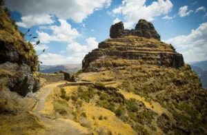 Waqrapukara día completo desde Cusco